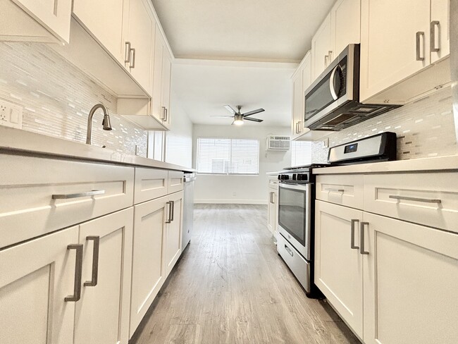 Photo - 5311 Hermitage Ave.