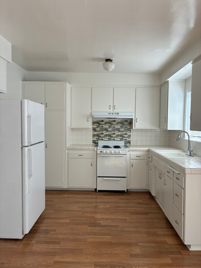 Photo - 13931 Bessemer St