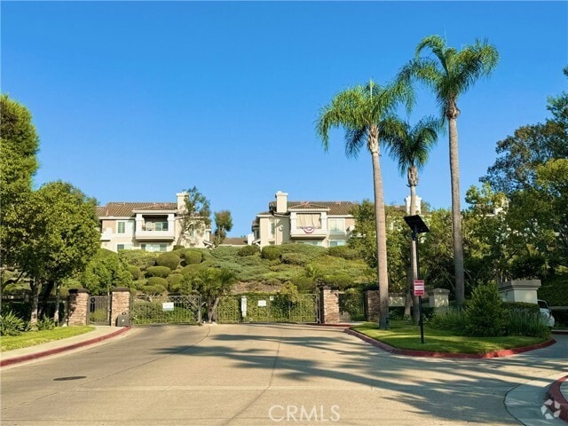 Building Photo - 1032 S Sundance Dr Rental