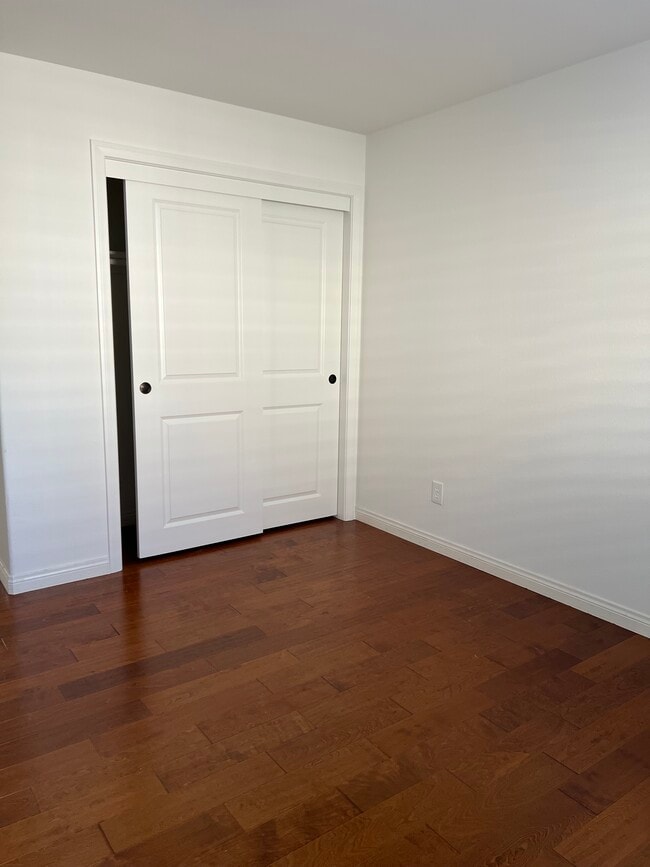 Bedroom closet - 829 Sequoia Cir