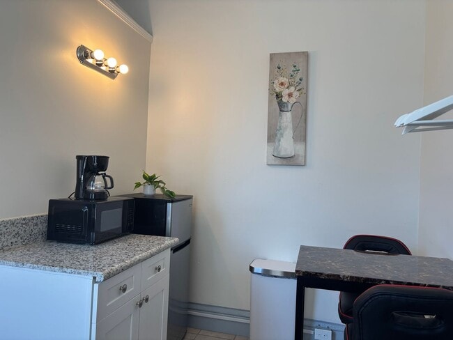 Photo - Furnished Studio with Great Street View of Downtown San Diego Unit 42