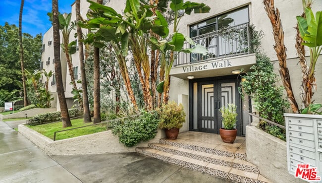Building Photo - 5430 Bellingham Ave Unit 306
