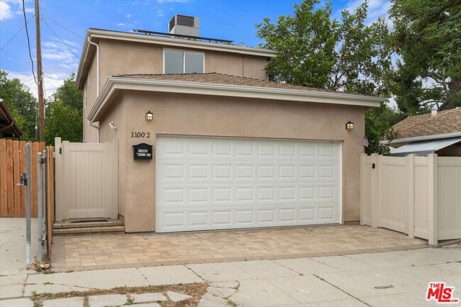 Photo - 11002 Babbitt Ave