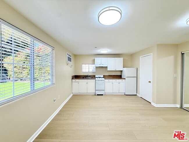 Photo - 364 N San Vicente Blvd Unit C