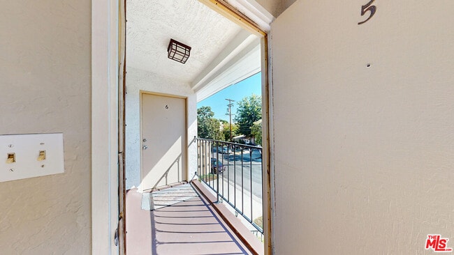 Photo - 14007 Milbank St Unit 5