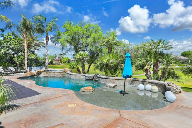 Photo - 267 Loch Lomond Rd