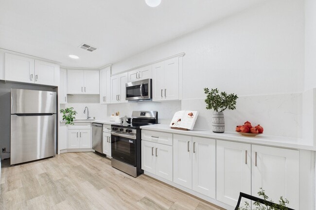 Building Photo - Natick Park South