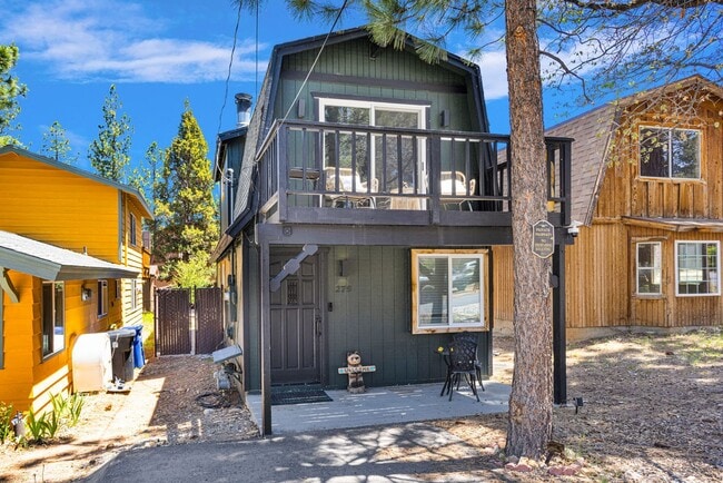 Photo - COZY BIG BEAR FURNISHED CABIN