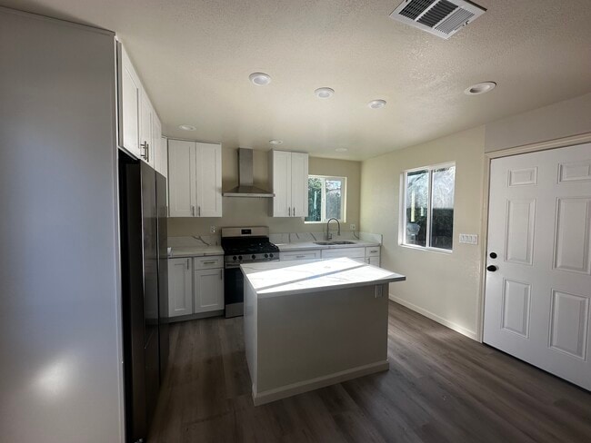 Photo - 1720 S Maple St