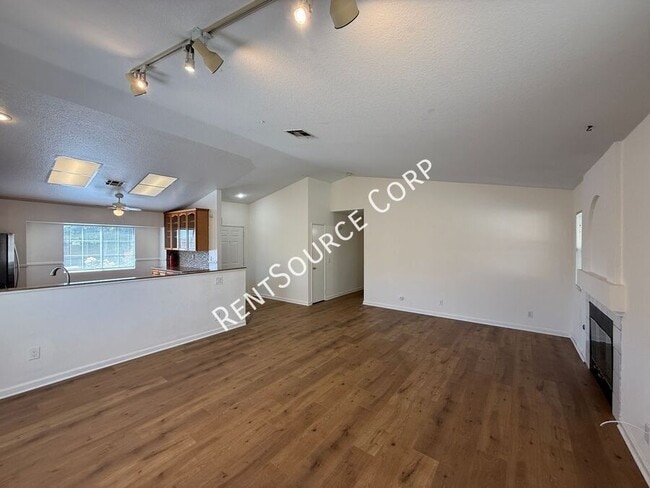 Photo - 40333 Argyle Ln