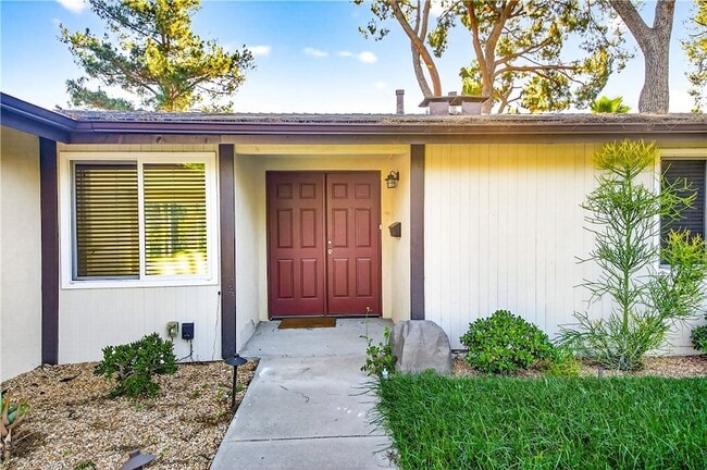 Photo - 20524 Rhoda St