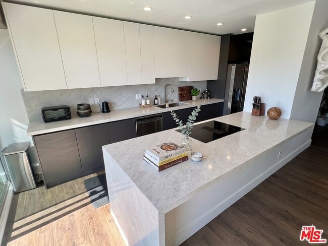 Photo - 838 N Doheny Dr Unit 402