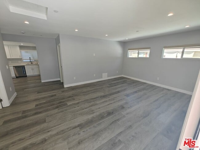 Photo - 8617 Hatillo Ave