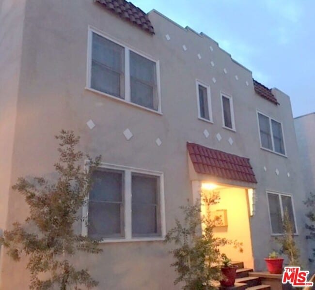 Building Photo - 5336 Monroe St Unit 3