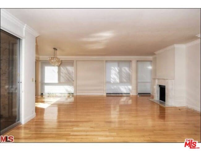 Photo - 318 N Maple Dr Unit C106
