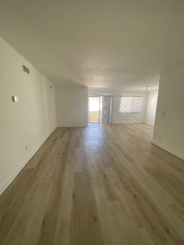 Building Photo - 5335 Yarmouth Ave