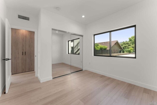 Photo - 2155 Glenada Ave