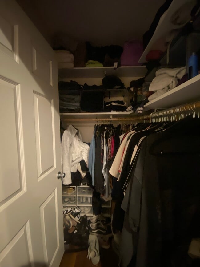 Photo - 18334 Lorne St