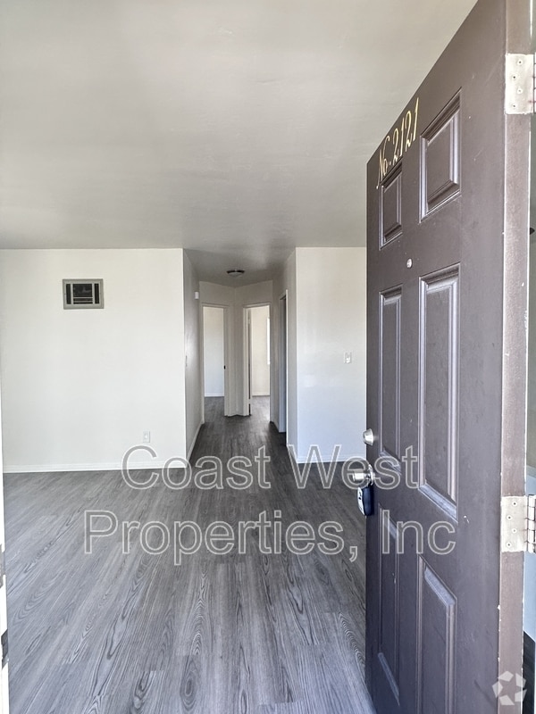 Building Photo - 2121 Reed Ave Unit B Rental