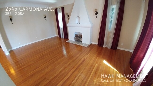 Photo - 2545 Carmona Ave