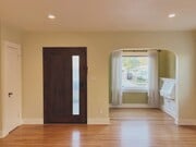 Photo - 559 W 39th St