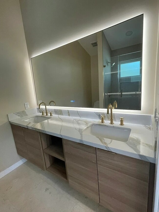 Photo - 512 Ackley St