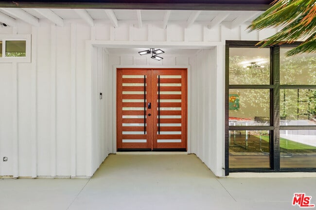 Photo - 4670 Brewster Dr