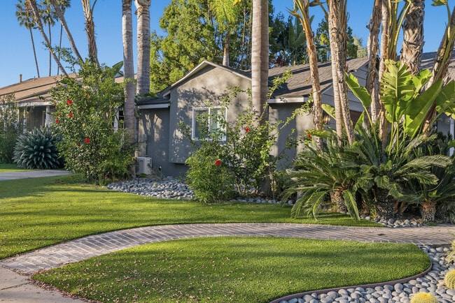 Photo - 12511 Landale St