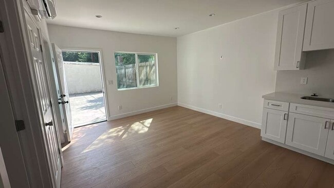 Photo - 11838 Magnolia Blvd Unit Magnolia