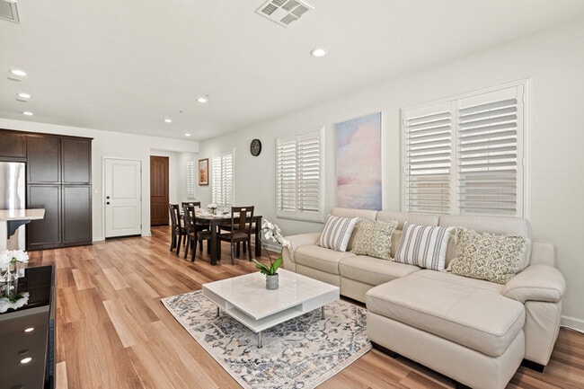 Spacious & Stylish 4 Bed 3 Bath in Chino P... - Spacious & Stylish 4 Bed 3 Bath in Chino P... House
