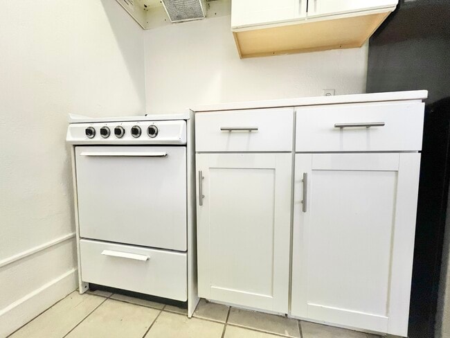 Photo - 1735 N Gramercy Pl Unit 202