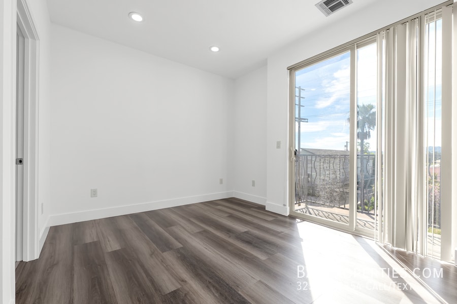 Photo - 6006 Klump Ave