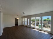 Photo - Arleta 3+2 w/walk-in closet, backyard + 2 ... House
