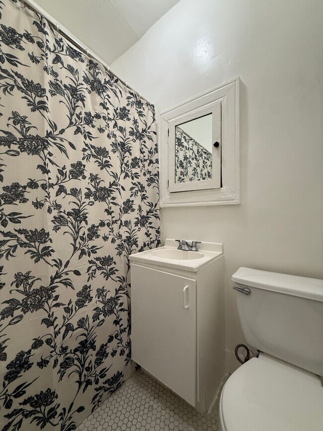 Photo - 6358 Yucca St Unit 104