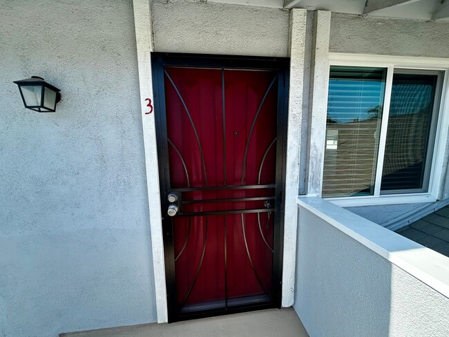 Building Photo - Heart & Home Property Management Unit C