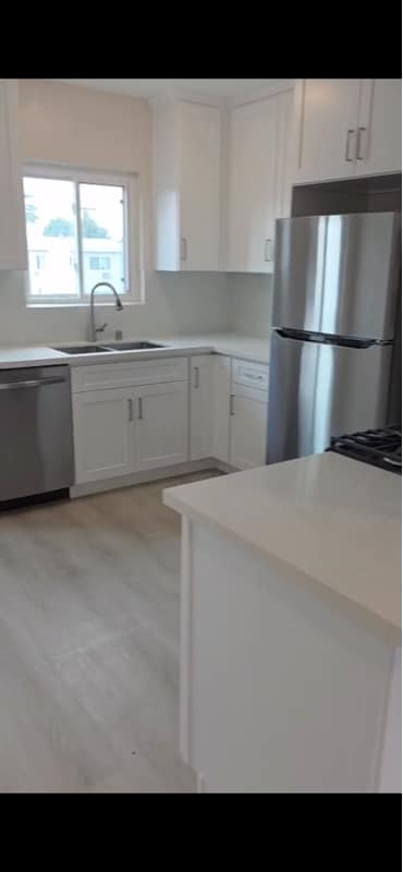 Photo - 1435 E Maple St Unit i