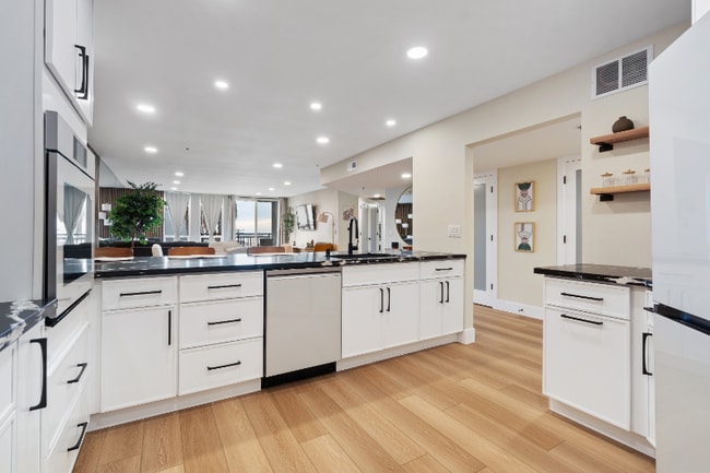 Photo - 2414 Front St Unit 16