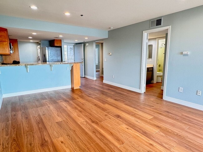 Photo - Well Kept 2BD Condo with Sunset Views