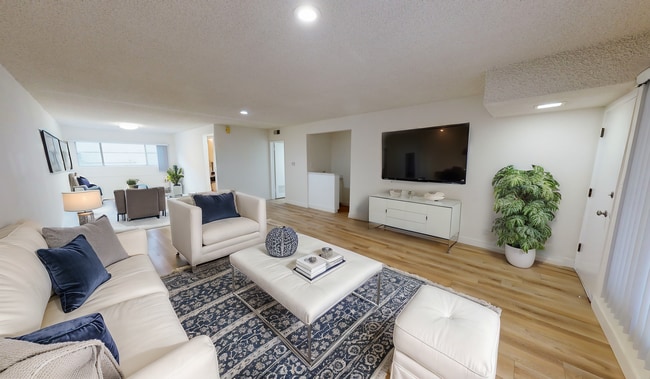 Photo - Encino Towers