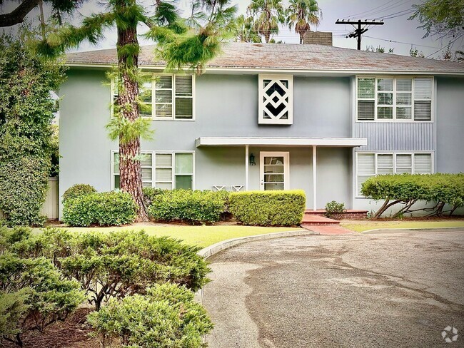 Building Photo - 1729 Raymond Hill Rd Unit 3 Rental