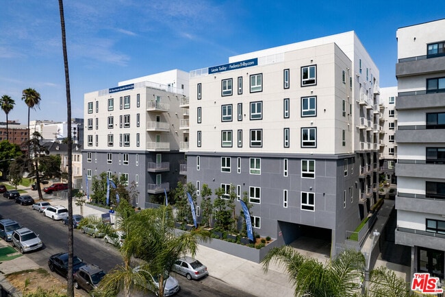 Building Photo - 839 S Fedora St Unit 301C