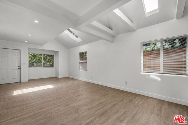 Photo - 825 San Miguel Ave