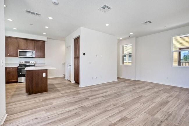 Photo - Available Now! 3 Story Townhome - New Construction!!