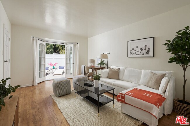 Photo - 938 N Wetherly Dr