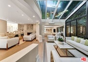 Photo - 721 N Beverly Dr House