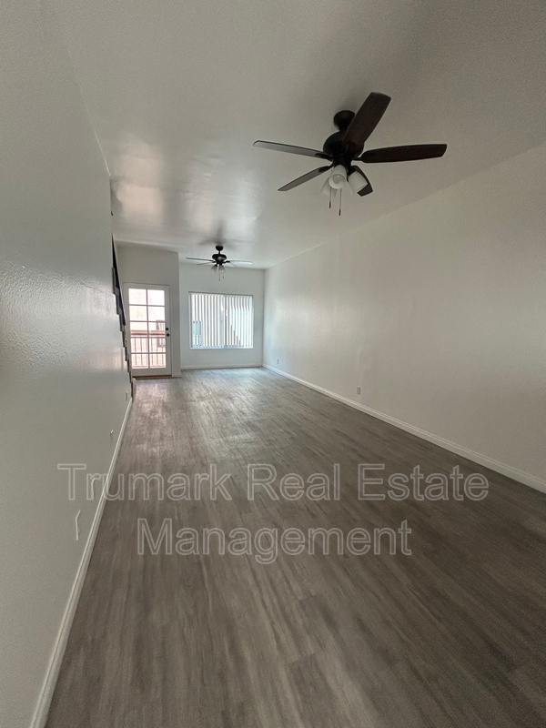 Photo - 1122 E Elk Ave Unit #119