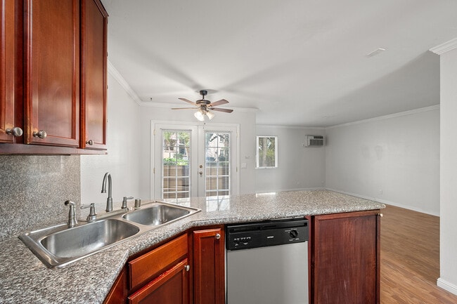 Building Photo - 1280 W Main St