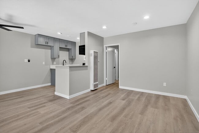 Photo - 2300 E Commonwealth Ave Apartment Unit 04