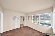Photo - 439 E 55th St House