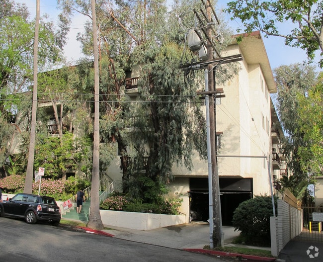 Building Photo - 11425 Rochester Ave